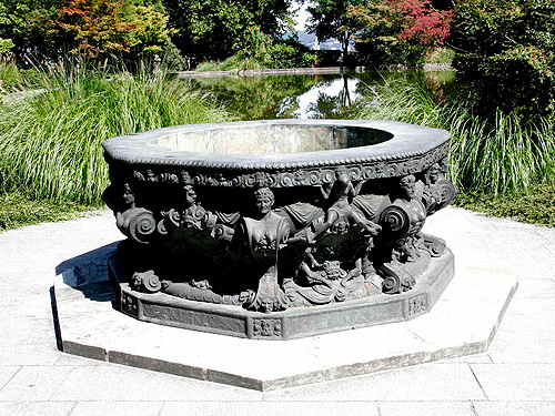 Bronzebrunnen ehemalige Hatschekvilla