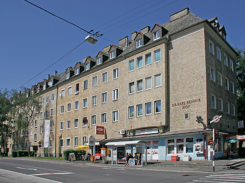 Denkmaldatenbank - Denkmäler: Dr.-Karl-Renner-Hof | Stadtgeschichte Linz