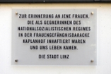 Gedenktafel an die im Frauengefängnis Kaplanhof inhaftierten und verstorbenen NS-Gegnerinnen
