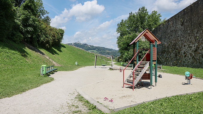 Foto Kinderspielplatz - Schlossberg