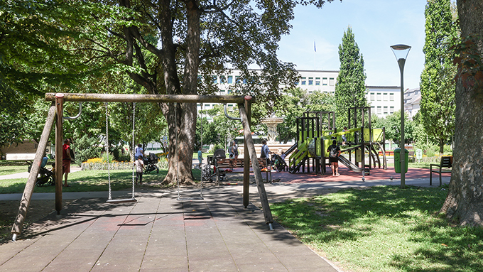 Foto Kinderspielplatz - Hessenplatz