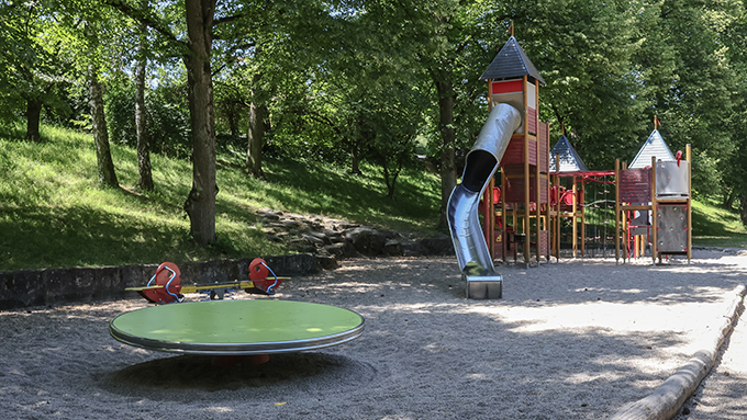 Foto Kinder- und Jugendspielplatz - Auf der Gugl Bauernberg