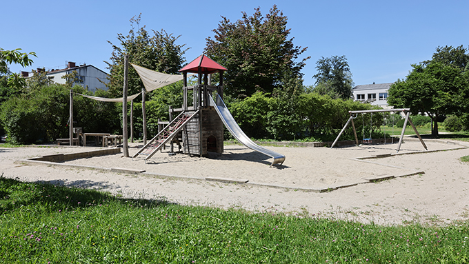 Foto Kinderspielplatz - Minnesängerplatz