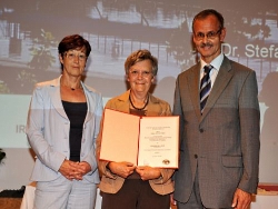 Preisverleihung Dolezal an Frau Achleitner