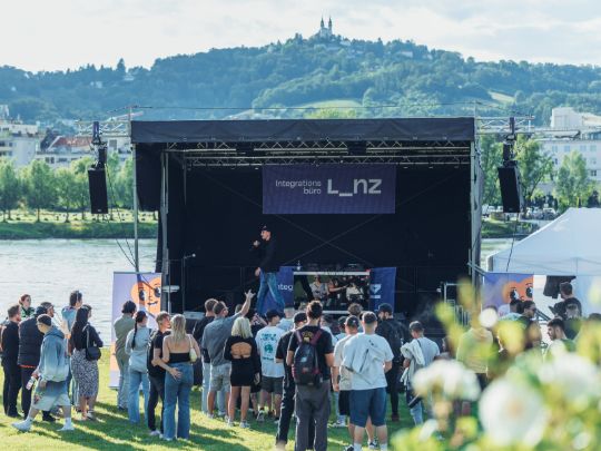 Bühne auf der Donaulände