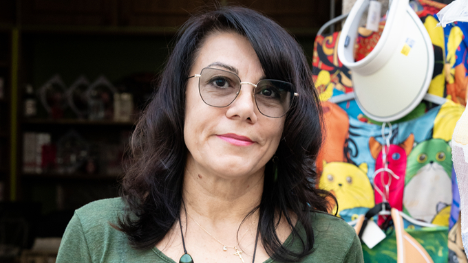 Portrait Violeta Angelov, Frau mit braunen Haaren und braunen Augen