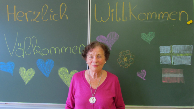 Foto: Privat Zeitzeugin Gertraud Fletzberger in einer Schulklasse