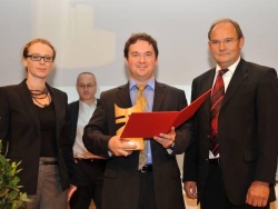 Preisverleihung Schobesberger an Green Energy Think Tank