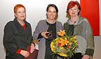 Gemeinderätin Erika Rockenschaub, Preisträgerin Frau Mag.a Gabriele Heidecker und Frauenbeauftragte Elvira Tomancok.