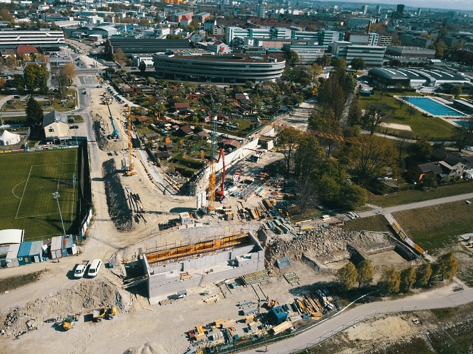 Luftaufnahme Stützmauer und Widerlager Linz