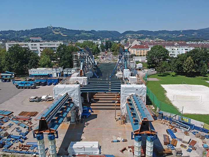 Stadt Linz/Hartl Deutlich sind die Konturen des 'Landträgers' in Urfahr zu sehen.
