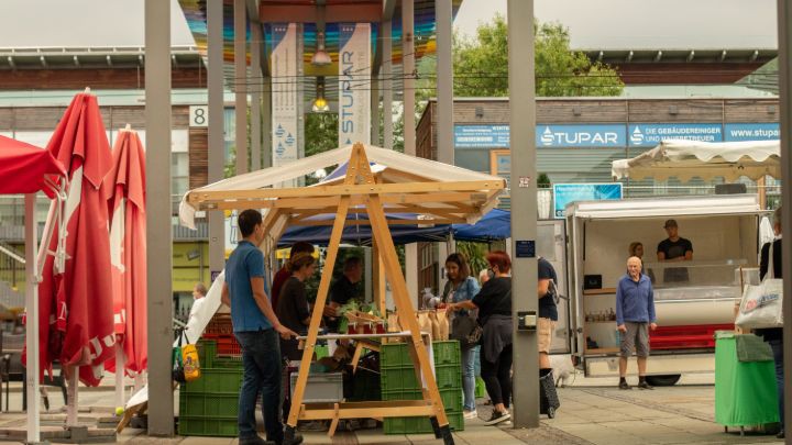 Marktstand von der Seite