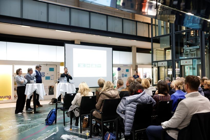 REX6644_StadtLinzSturm_1