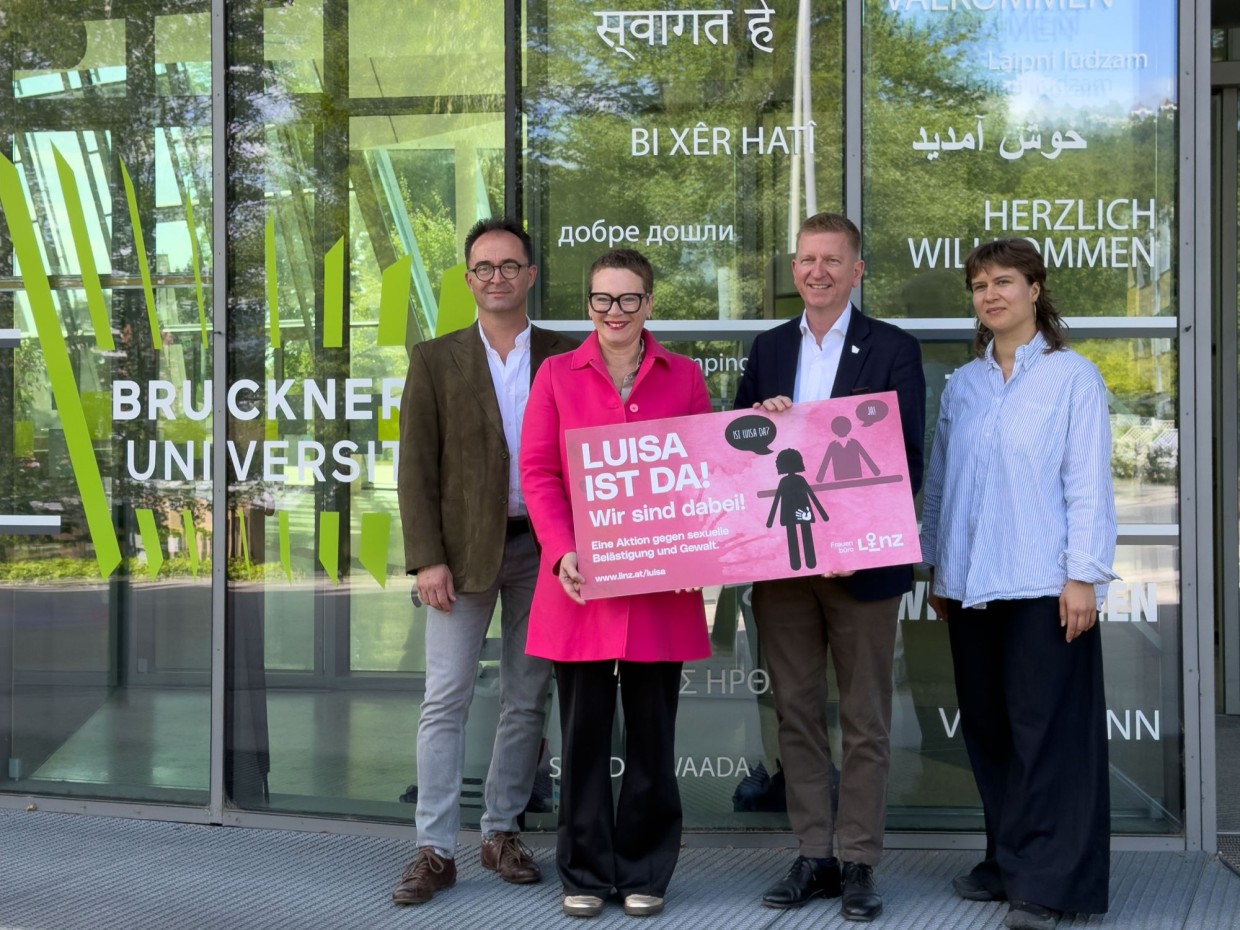 Foto mit Frauenstadträtin Eva Schobesberger und Anton Bruckner Privatuniversität