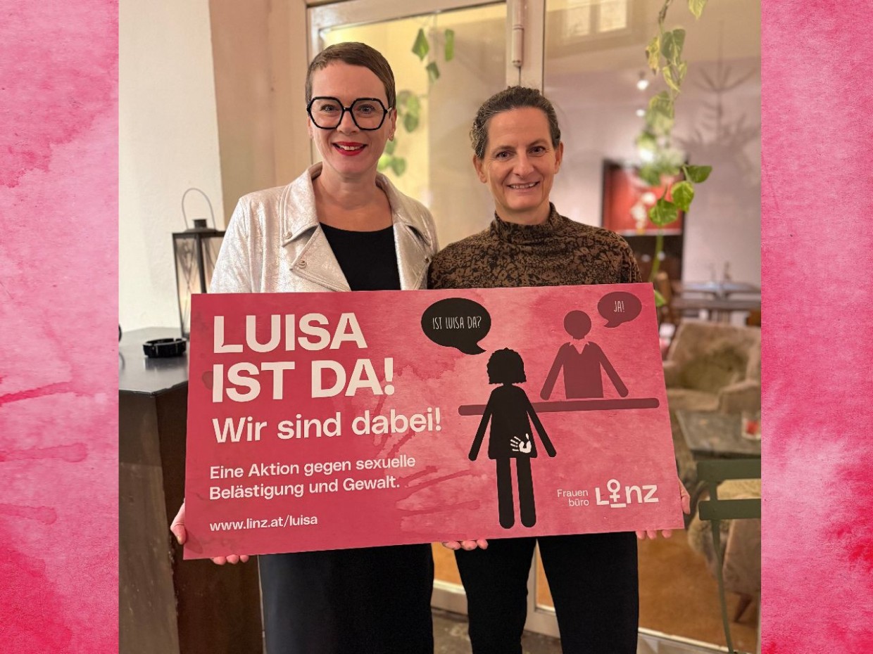 Foto mit Frauenstadträtin Eva Schobesberger und Hinterhofküche by HP23