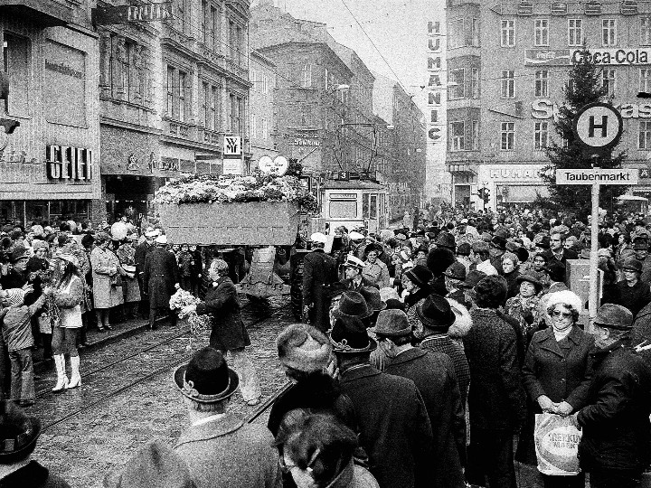 Archiv der Stadt Linz Eroeffnung der Fussgaengerzone Landstrasse 1977 11 26