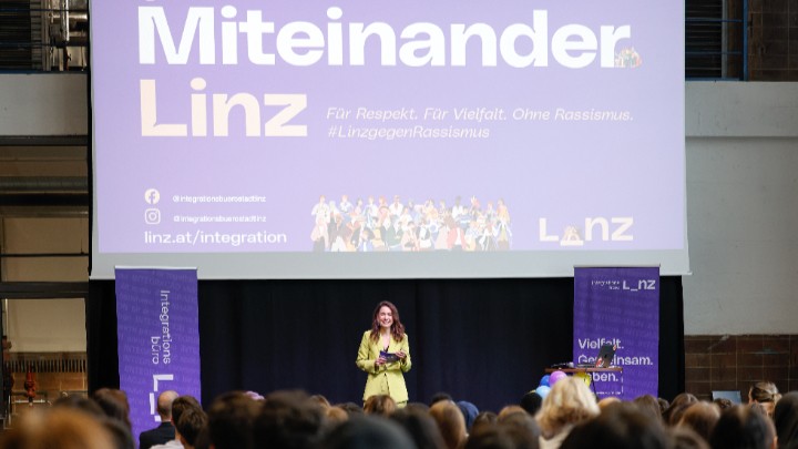 Fotos der Abschlussveranstaltung der Antirassismus-Kampagne in der Tabakfabrik