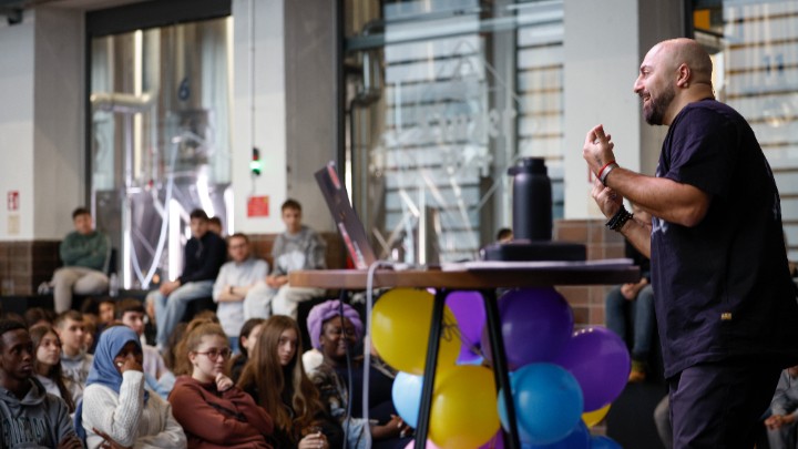 Fotos der Abschlussveranstaltung der Antirassismus-Kampagne in der Tabakfabrik