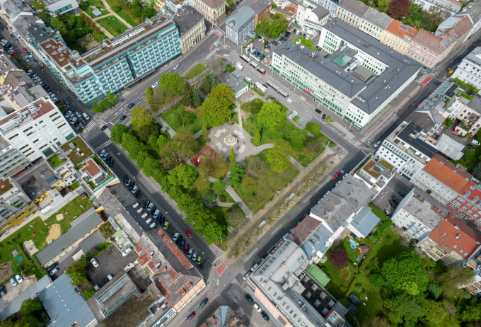Der Hessenplatz als Beispiel eines innerstädtischen Parks; Foto: PTU, Pertlwieser