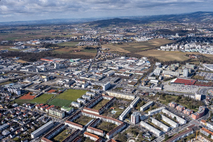 Die Salzburger Straße grenzt an den Leondinger Stadtteil Hart. Foto: PTU/Pertlwieser