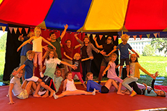 Kindergruppe mit Vizebürgermeisterin Karin Hörzing