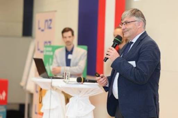 Kick-Off (Auftaktveranstaltung) mit Univ.-Prof. Dr. Karl Steininger vom Wegener Center für Klima und Globalen Wandel der Universität Graz am 12. Oktober 2022. Foto: Stadt Linz / Dworschak 