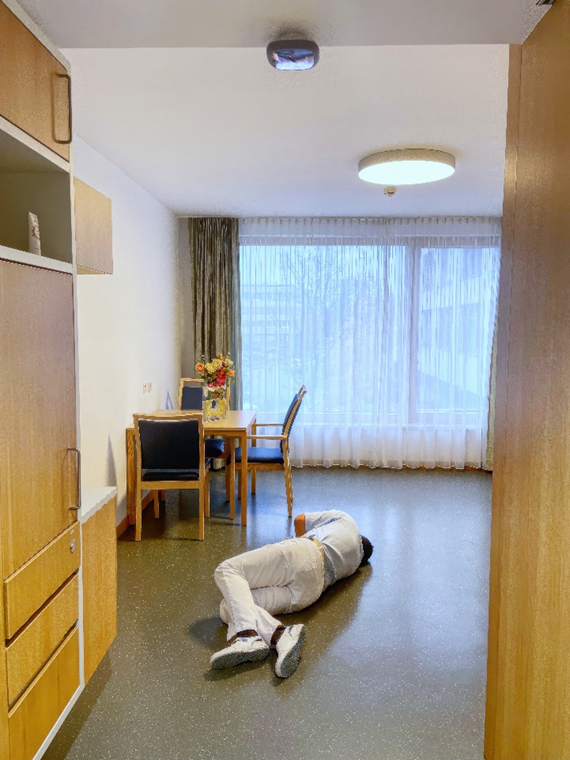 Moderne Sensoren erkennen St&uuml;rze und alarmieren das Pflegepersonal. (Foto: Stadt Linz)