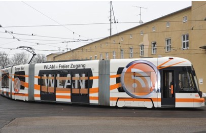 Seit Mitte 2013 sind alle Linzer Straßenbahnen mit freiem WLAN-Zugang ausgestattet.
